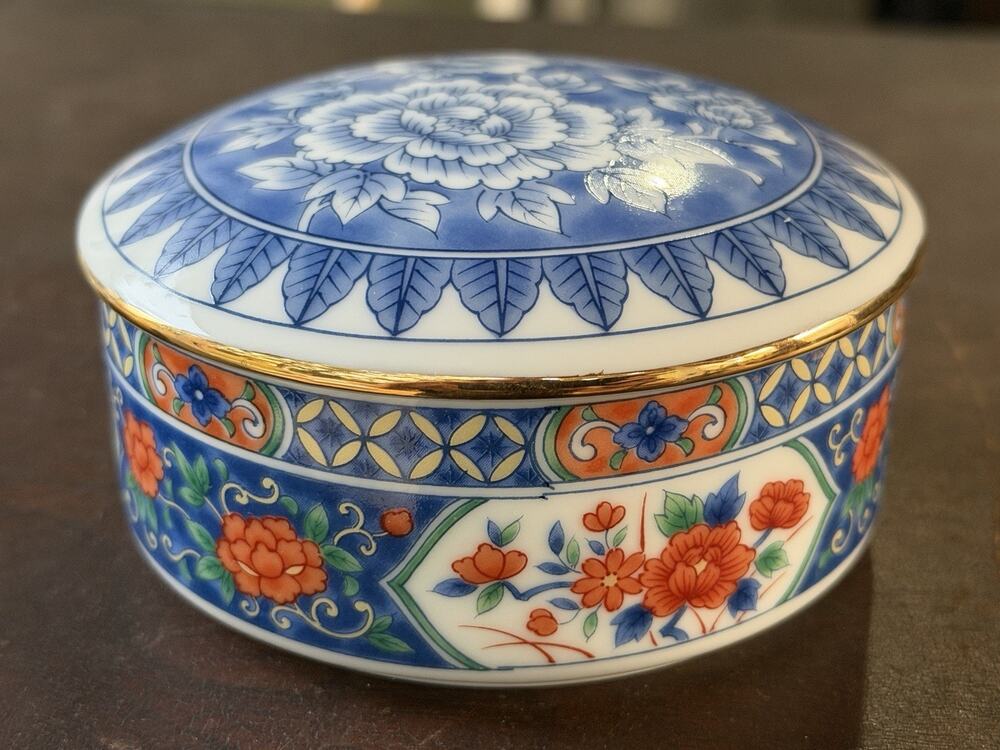 Vintage Tiffany & Co. Imari Style Blue Floral Porcelain Round Trinket Box w/ Lid